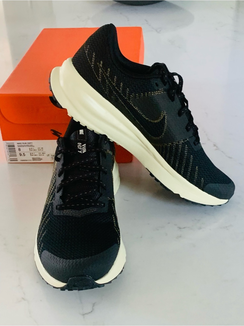 Nike Run Defy Black Cream Men's Size 8 Women's 9.5 Road Running Shoes Sneakers